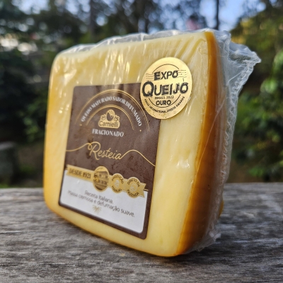 Queijo Resteia Defumado Carnielli (Aprox 214g)